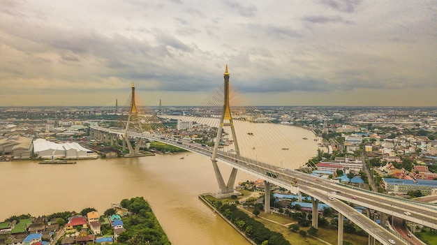 Rama IX Brücke in Thailand