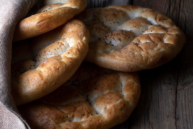 Ramadan Pita (nome turco; Ramazan Pidesi) Pão turco tradicional para o mês sagrado do Ramadã