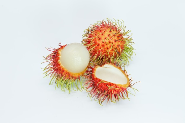 Rambutan auf weißem Hintergrund