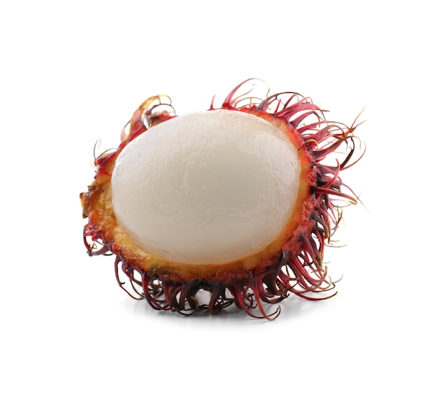 Rambutan exótico isolado no branco