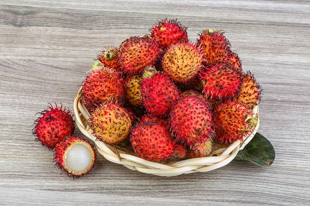 rambután de fruta asiática