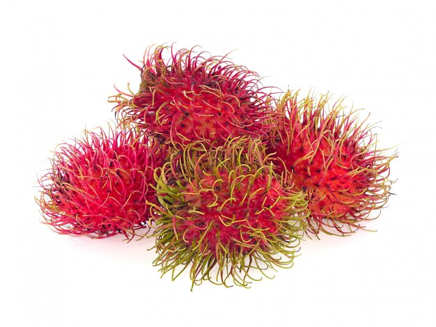 Rambutan lokalisiert auf weißem Hintergrund.