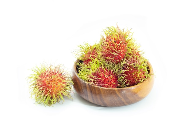 Rambutan süße köstliche Frucht isoliert auf weißem Hintergrund. Thailand-Früchte.