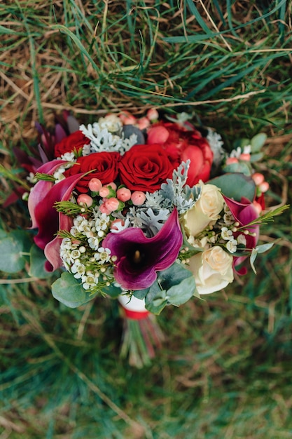 Ramo de boda y decoración de boda, flores y arreglos florales de boda.