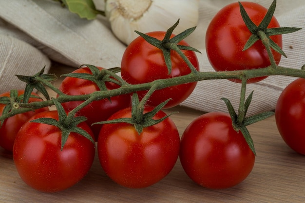 Ramo de tomate cereja