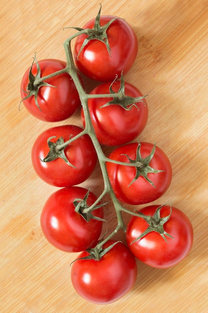 Ramo de tomate cereja