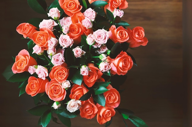 Ramo de flores una composición de rosas Fondo para la postal Imagen Espacio para texto