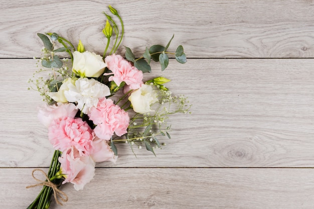 Foto ramo de flores en el espacio de la copia