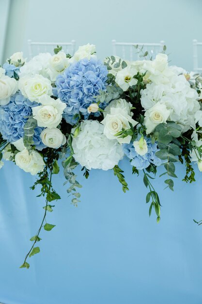 Ramo de flores frescas y brillantes Decoración festiva Accesorios para la novia el día de la boda