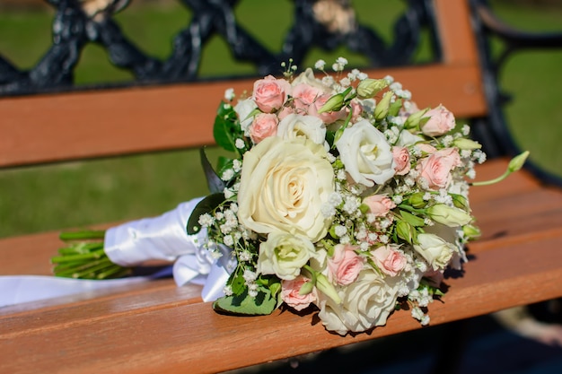 Ramo de flores frescas en flor