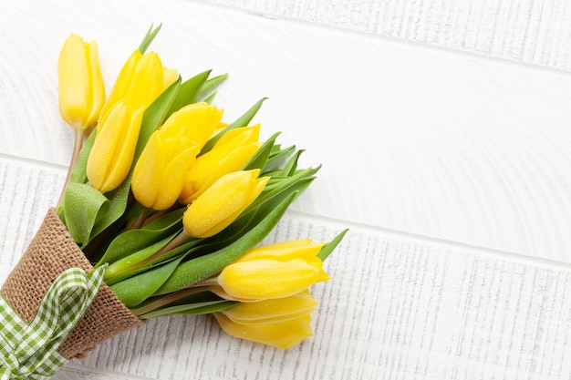 Ramo de flores de tulipán amarillo