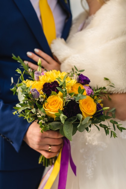 Ramo de novia en el día de la boda