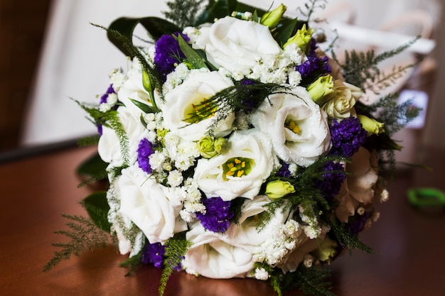 Ramo de novia en el día de la boda