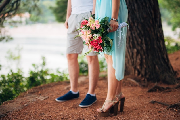 Ramo de novia en manos de la novia