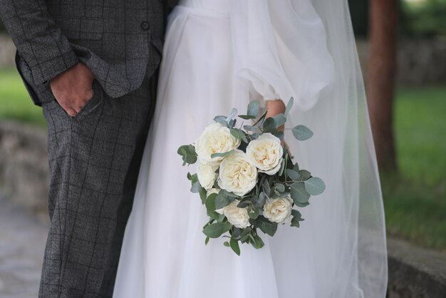 Ramo de novia en manos de la novia