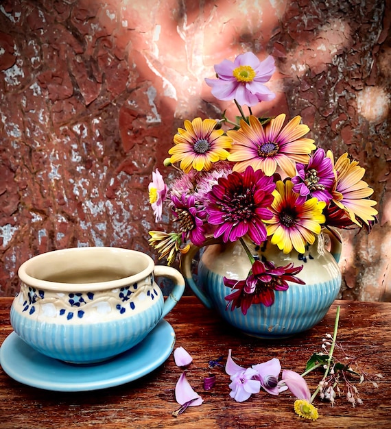 Ramo romántico con una taza de té