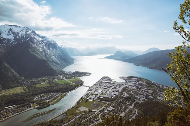 Rampestreken. Hermosas vistas de Romsdalsfjorden y Andalsnes, Noruega