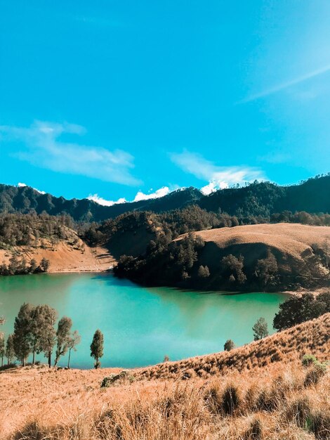 Ranukumbolo é um lago maravilhoso na Indonésia