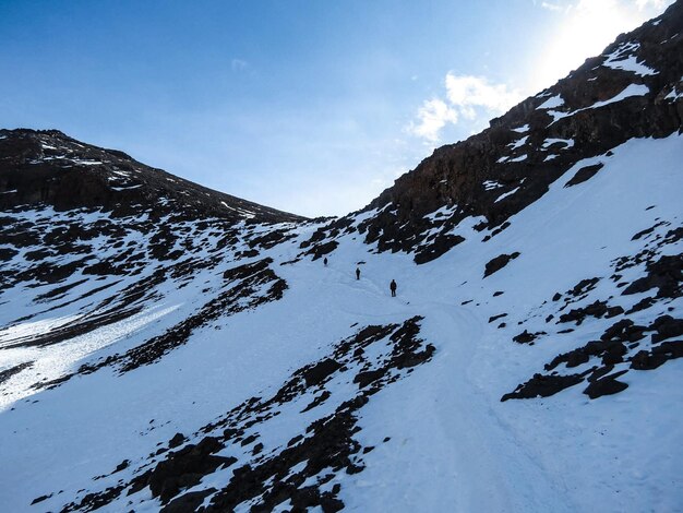 Foto raod hacia jebel toubkal, marruecos