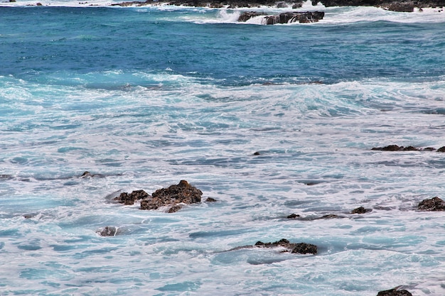 Rapa nui. vista no oceano pacífico na ilha de páscoa, chile