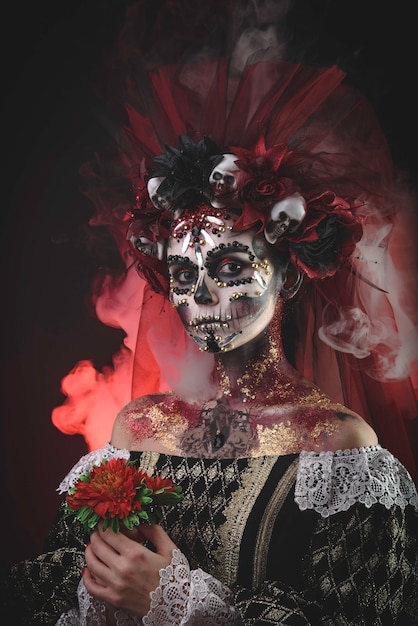 Rapariga à imagem de santa muerte