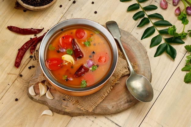 Rasam Südinder Hauptgericht in der Mahlzeit eine Gemüsesuppe