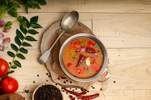 Rasam Südinder Hauptgericht in der Mahlzeit eine Gemüsesuppe