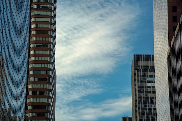 Rascacielos de la ciudad de nueva york desde la calle