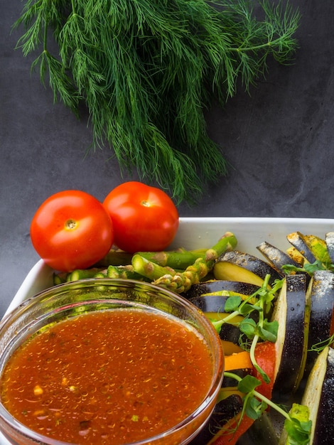 Ratatouille tradicional prato de legumes francês provençal cozido no forno