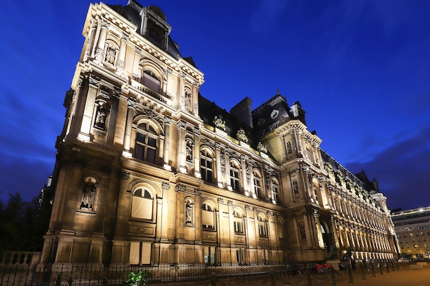 Foto rathaus von paris bei nacht frankreich