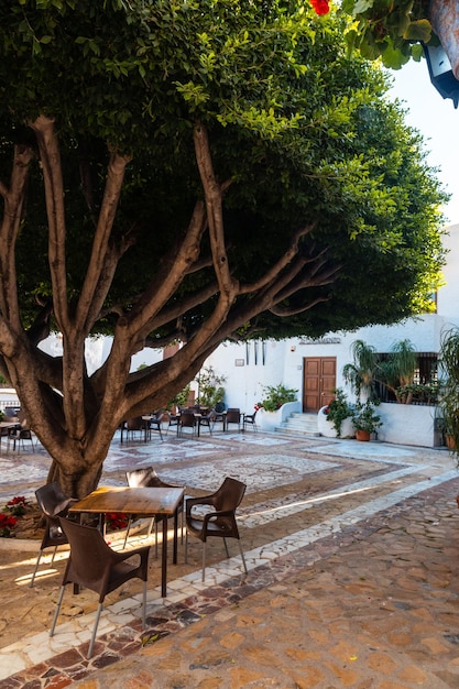 Rathausplatz in Mojacar, einer Stadt mit weißen Häusern auf dem Gipfel des Berges Costa Blanca im Mittelmeer Almeria Spanien