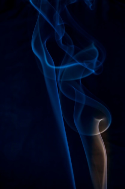 Rauchsammlung auf schwarzem Hintergrund