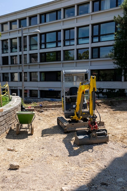 Raupen-Minibagger auf der Baustelle