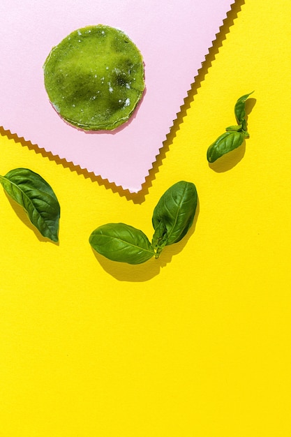 Foto ravioli de espinafre italiano caseiro recheado com queijo ricota de cima