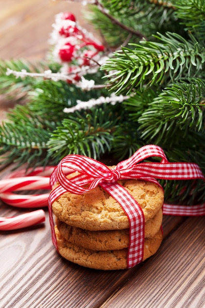 Árbol y bastón de caramelo de galletas de jengibre de Navidad