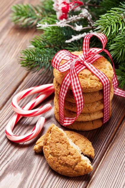 Árbol y bastón de caramelo de galletas de jengibre de Navidad