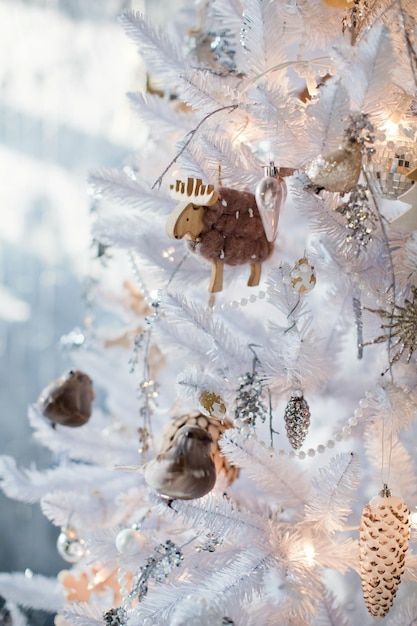 Árbol de navidad blanco