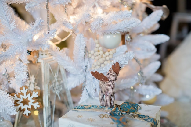 Árbol de navidad blanco