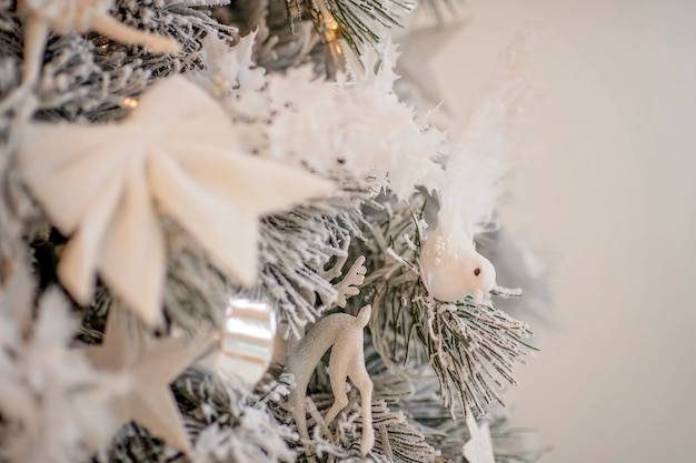 Árbol de navidad decorado festivo