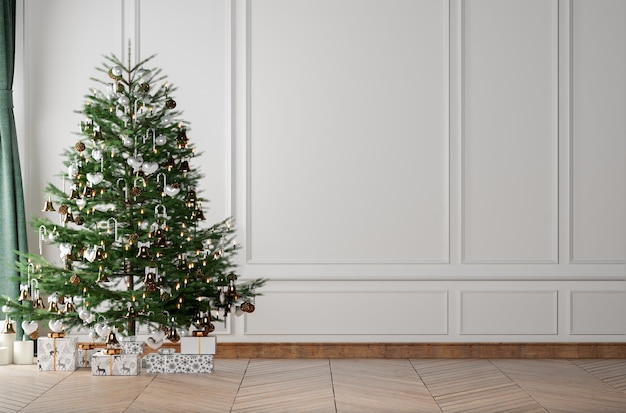 Árbol de Navidad decorado en una habitación vacía