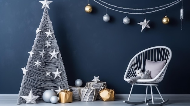 Árbol de Navidad en el interior Minimalismo de estilo escandinavo Pared azul oscuro Silla gris