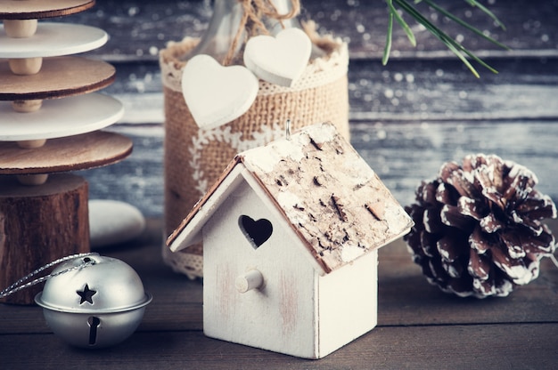 Árbol de navidad de madera en estilo escandinavo