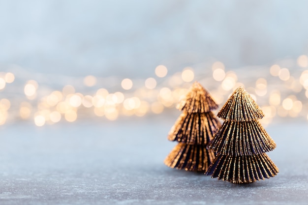 Árbol de Navidad sobre fondo bokeh Concepto de celebración de vacaciones de Navidad Tarjeta de felicitación.