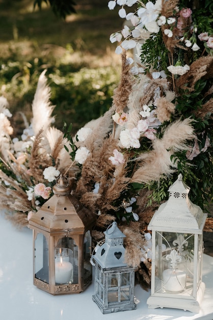 Área de ceremonia de boda, decoración de sillas de arco.