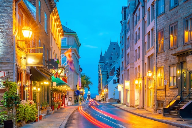 Área da cidade velha na cidade de Quebec, Canadá ao entardecer