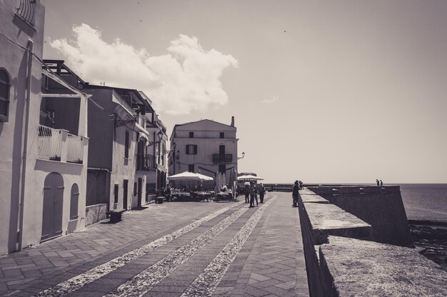 Área pedonal nas muralhas de Alghero Sardinia