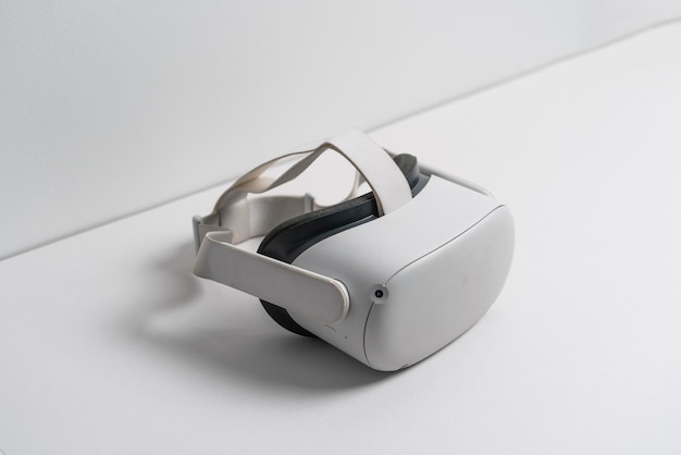 La realidad virtual en blanco y negro googlea un dispositivo de tecnología moderna