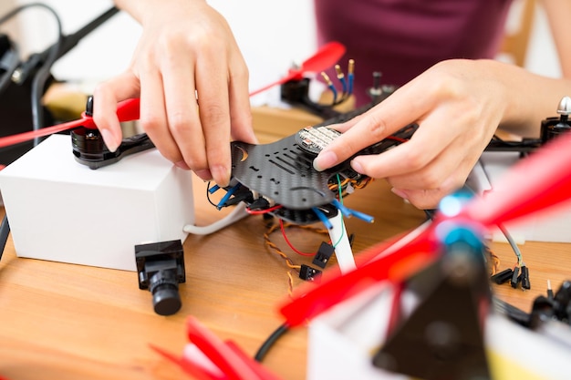 Realización de un dron volador en casa