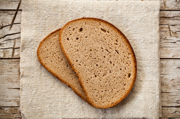 Rebanadas En Pan De Centeno