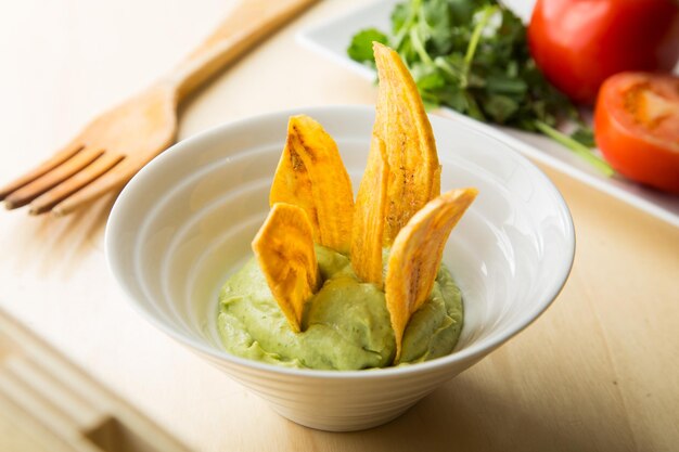 Receita. Banana frita com guacamole.